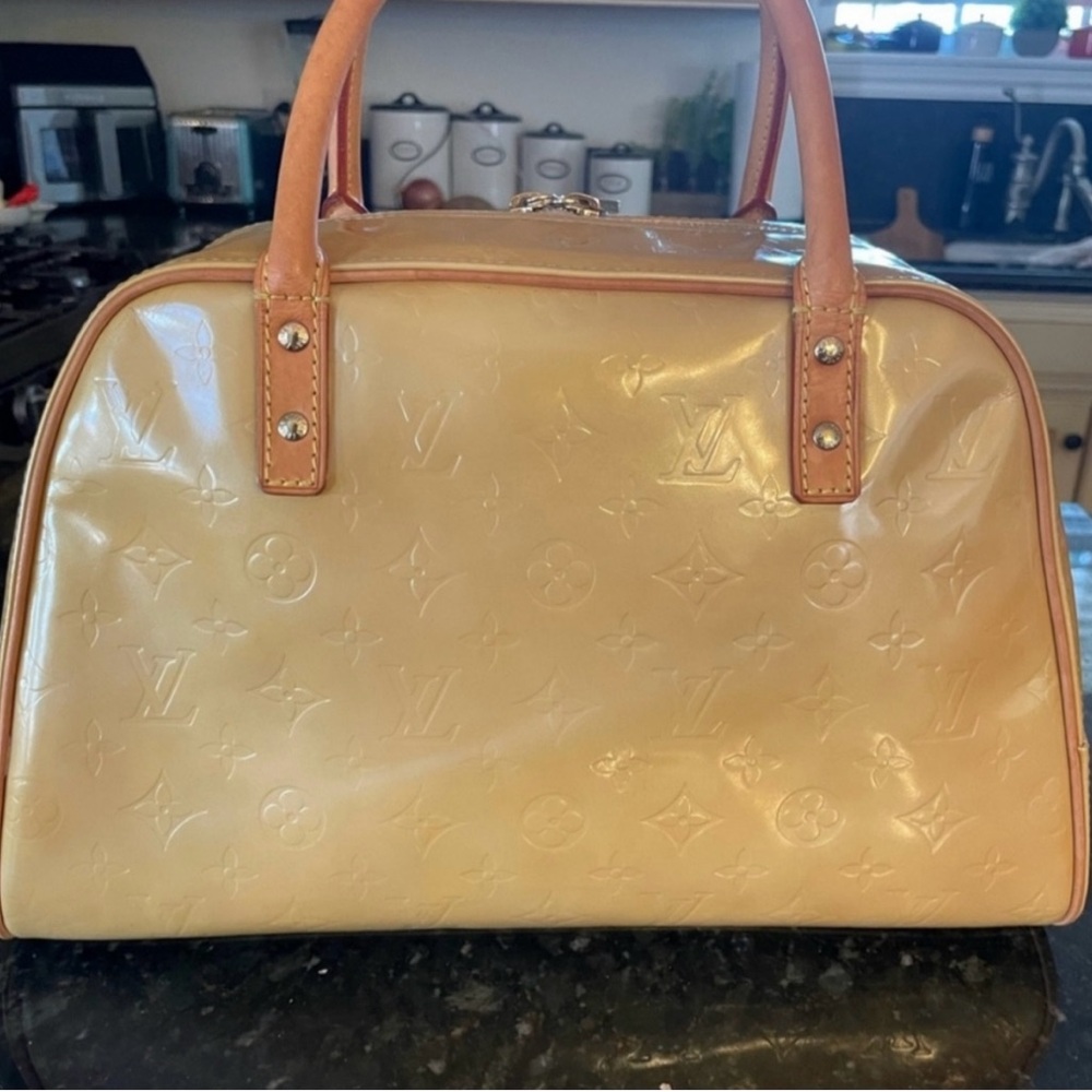 Louis Vuitton Vernis Tompkins Square Handbag beautiful condition. See pics